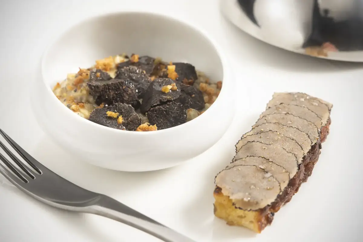 Brouillade et focaccia truffées
